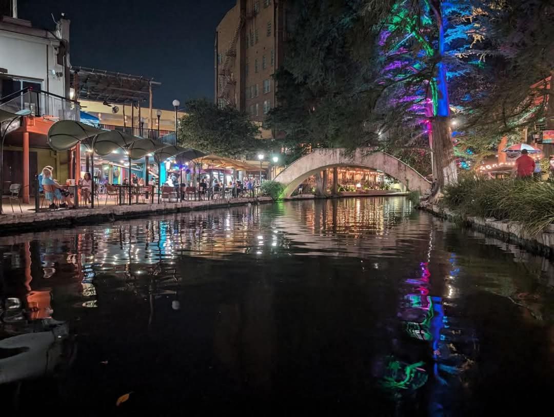 Viva Fiesta Condo On San Antonio Riverwalk Luaran gambar
